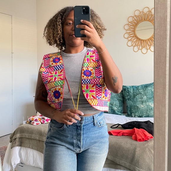 Handmade Boho Vest with Tassel Closure - Picture 3 of 6